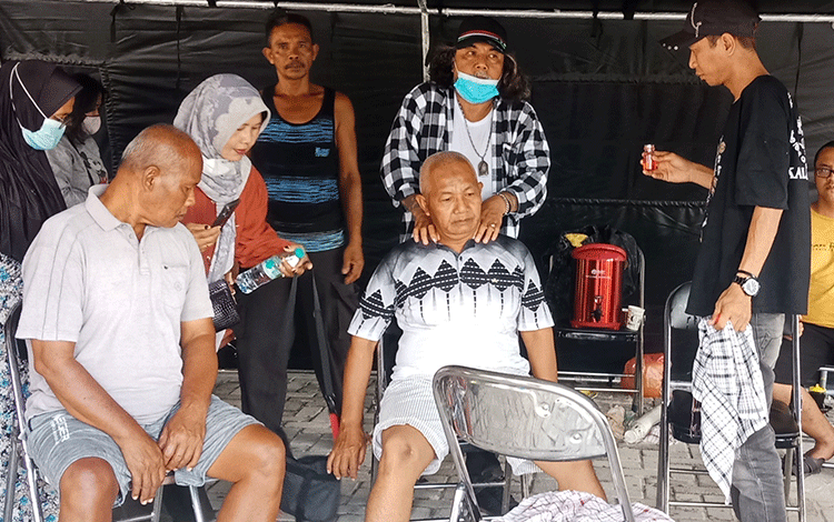 Mengenal Pengobatan Alternatif Paman Dakai