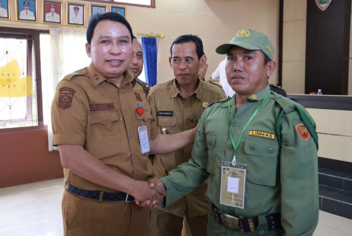 Satlinmas di Kota Besi Ikuti Pelatihan Menghadapi Pemilu 2024