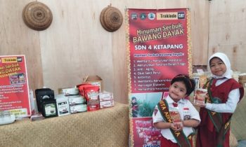 Siswa SDN 4 Ketapang pamerkan produk inovasi di Bazar Porprov Citimall Sampit, Selasa 1 Agustus 2023.