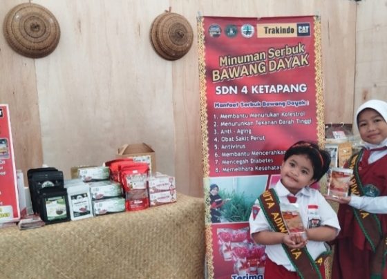 Siswa SDN 4 Ketapang pamerkan produk inovasi di Bazar Porprov Citimall Sampit, Selasa 1 Agustus 2023.