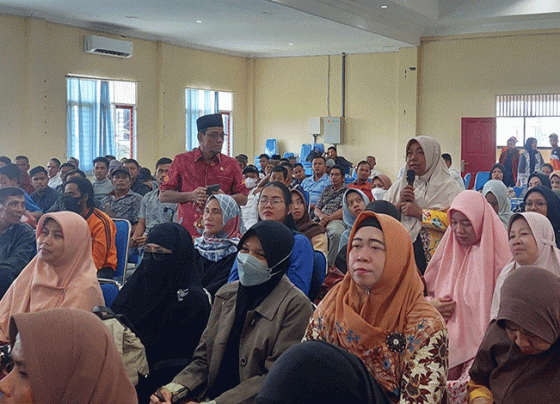 Sosialisasi pencegahan stunting dan mewujudkan keluarga berkualitas di Aula STMIK Palangka Raya, Palangka Raya.