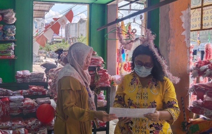 Penjual Pernak-pernik Kemerdekaan Indonesia di Sampit Menjamur tapi Minat Beli Kendur