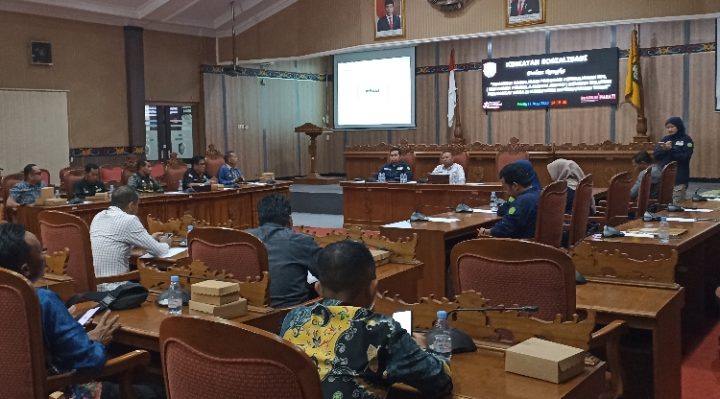 Suasana sosialisasi program RPL UMPR di Ruang Rapat Paripurna DPRD Kotim, Jumat 11 Agustus 2023.