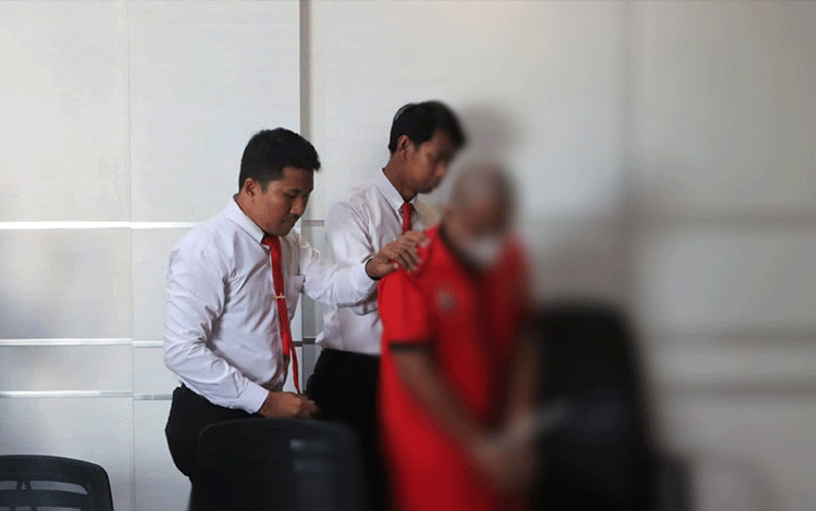 Ancam Sebar Foto Syur untuk Peras Pacar, Pemuda Asal Palembang Ditangkap Polda Kalteng