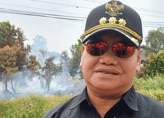 Bupati Kotim Halikinnor meninjau Karhutla di Jalan Pramuka Sampit, Selasa, 5 September 2023.