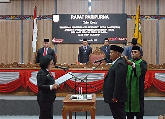 DPRD Kotim melantik Marudin sebagai Anggota PAW menggantikan posisi H. Rambat, Senin 11 September 2023.
