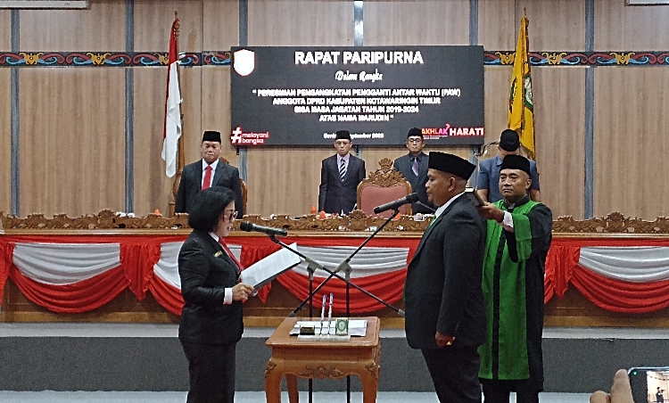 DPRD Kotim Melantik Marudin sebagai Anggota PAW Gantikan Rambat