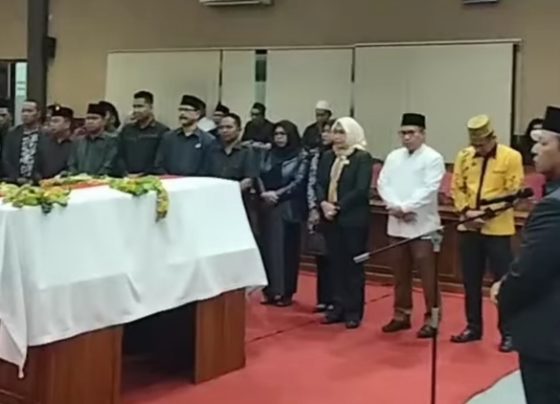 DPRD Kotim memberikan penghormatan terakhir kepada Almarhum Nadie, Sabtu 2 September 2023.