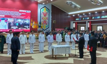 Gubernur Kalimantan Tengah H. Sugianto Sabran  saat melantik 10  Pj. Bupati dan Pj. Wali Kota di Kalimantan Tengah , Senin, 25 September 2023.