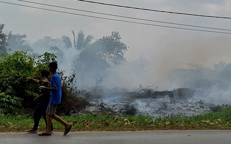 Pemadaman Kebakaran Lahan Dekat Objek Vital dan Permukiman Jadi Prioritas BPBD Kotim