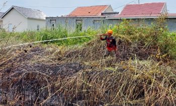 Kebakaran lahan kosong di Perumahan Khanza, Baamang, Sampit, Sabtu 30 September 2023.