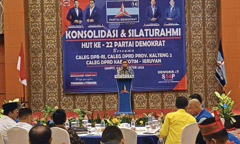 Kepala Bagian Sumber Daya Alam SDA Sekretariat Daerah Kabupaten Kotim Rody Kamislam mewakili Bupati dalam HUT ke 22 Partai Demokrat.