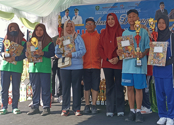 Para peraih juara lomba menulis di telabang kategori SMP dan Sederajat Edukasi Wisata Museum 2023, Minggu, 3 September 2023.