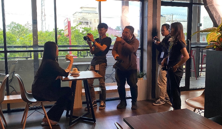 25 Peserta Adu Kemampuan dalam Fun Photography Competition di Query Coffee Roastery