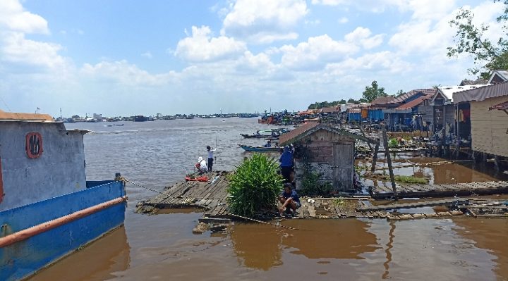 Pemandangan langit di Mentaya Seberang, Seranau bersih tanpa kabut asap akibat kebakaran lahan, 3 September 2023.