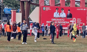Senam pagi bersama seluruh OPD memperingati hari olahraga nasional ke XL di Halaman Kantor Bupati, Jumat, 8 September 2023.
