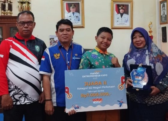 Siswa SDN 4 Ketapang, Nuggi Kurniawan meraih juara 2 Festival Karya Kreatif WMM tingkat Nasional diapresiasi Disdik Kotim, Jumat 1 September 2023.