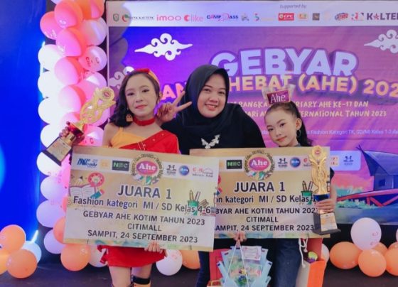 Siswi SDN 2 Mentawa Baru Hulu, Dinar Praditya paling kanan juara 1 lomba fashion show Gebyar AHE di Citimall Sampit, Minggu 24 September 2023.