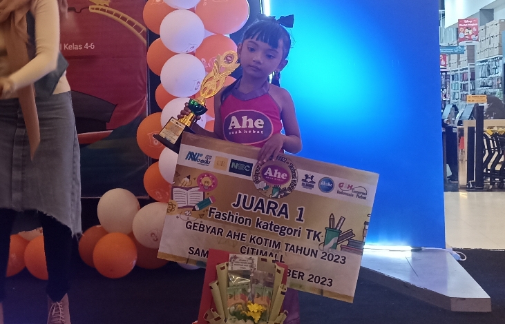 Siswi TK Baiturrahim Juara 1 Lomba Fashion Show Gebyar AHE 