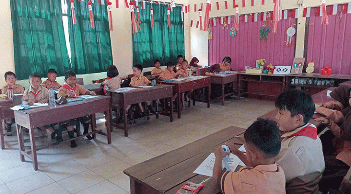 Suasana pembelajaran di SDN 4 Sawahan, Sampit Sabtu 2 Agustus 2023.