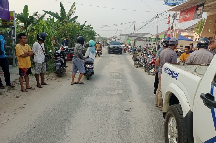 Pengendara Motor Wanita Gagal Salip Truk, Seorang Bocah Tewas Terlindas