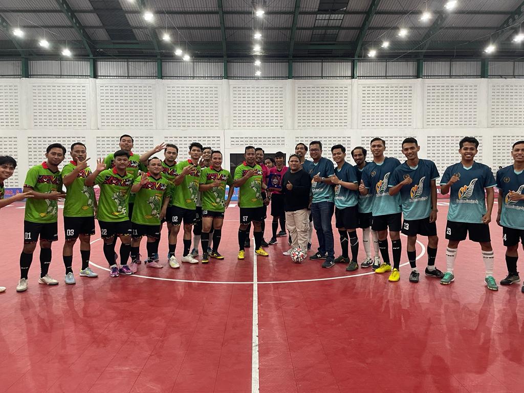Pertandingan Eksibisi, PWI Kotim Taklukan Panitia Ardina Futsal Open Tournament