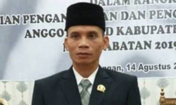 Anggota DPRD Katingan, Sugianto memberikan keterangan pers soal kekurangan tenaga pendidik di wilayah Utara Hulu Katingan.