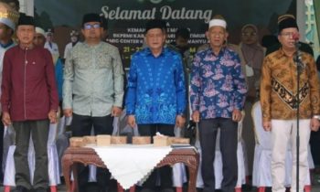 Asisten III Setda Kotim, M. Saleh paling kanan pada pembukaan Kemah Brigade Masjid di Masjid Agung Wahyu Al Hadi Sampit, Sabtu 21 Oktober 2023.