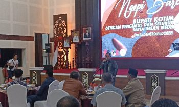 Bupati Kotim Halikinnor saat memberi sambutan saat acara Ngopi Bareng PWI Kotim dan insan media, Senin 23 Oktober 2023.