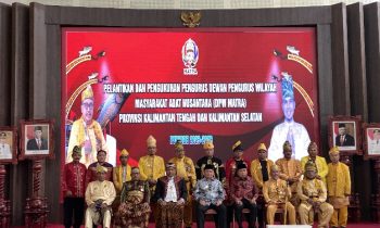 Bupati Kotim saat berfoto bersama dengan seluruh pengurus DPW Matra, Minggu, 8 Oktober 2023.