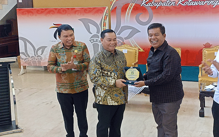 Bupati Simalungun Takjub dengan Deretan Prestasi Pemkab Kotim