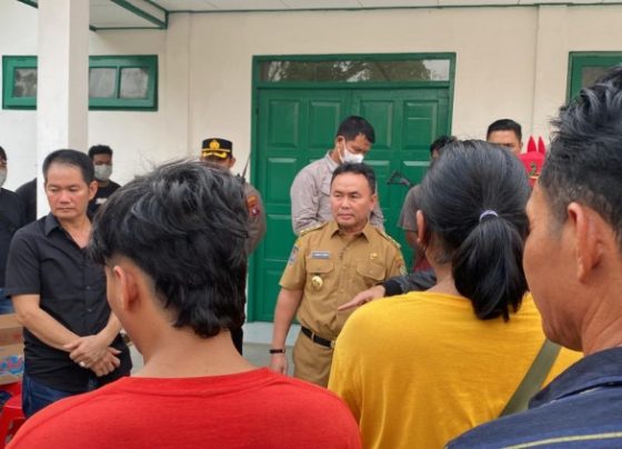 Gubernur Kalteng, H. Sugianto sabran tiba di instalasi kamar jenazah, RSUD Dr. Murjani Sampit, Minggu 8 Oktober 2023