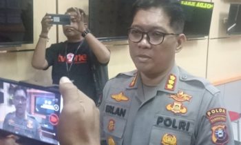 Kabid Humas Polda Kalimantan Tengah, Kombespol Erlan Munaji saat diwawancari awak media di Markas Polres Kotim, Sabtu 7 Oktober 2023.