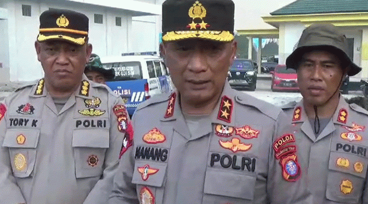 Kapolda Kalimantan Tengah, Irjen Pol Nanang Avianto tengah saat diwawancara awak media di Sampit.