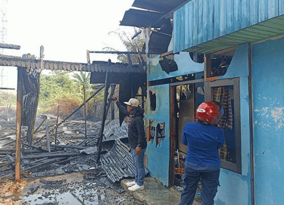 Kebakaran menghanguskan dua rumah di Jalan Muchran Ali, Baamang seberang SDN 1 Baamang Tengah, Jumat, 29 September 2023.