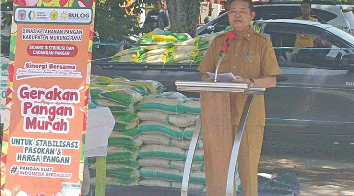 Kepala Dinas Ketahanan Pangan Kabupaten Murung Raya Yulianus menyampaikan sambutan pada hari pangan sedunia di Stadion Mini Puruk Cahu, Senin, 16 Oktober 2023.