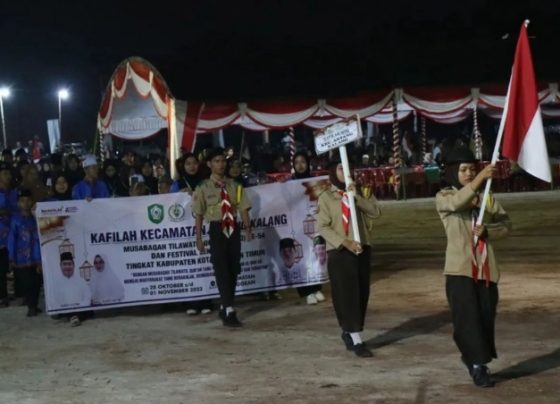 Parade kafilah setiap kecamatan pada pembukaan MTQ ke 54 tingkat Kabupaten Kotim di Parenggean, Sabtu 28 Oktober 2023