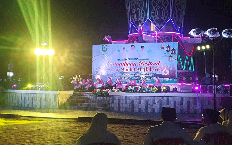 27 Grup Unjuk Gigi pada Festival Syair Maulid Al-Habsyi di Taman Kota Sampit