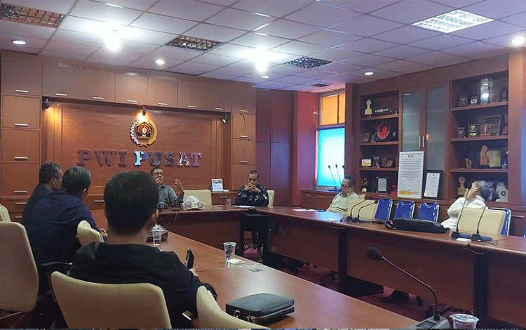 Pendidikan dan UKW Program Prioritas Kepemimpinan Hendry Ch Bangun