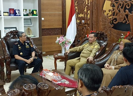 Pertemuan Bupati Kotim, Halikinnor dengan Kepala Kantor Pengawasan dan Pelayanan Bea dan Cukai Sampit di Rujab Bupati Kotim, Senin 30 Oktober 2023.
