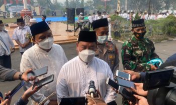 Pesawat yang ditumpangi Bupati Kotawaringin Timur Halikinnor beserta rombong terkendala saat akan mendarat di Palangka Raya.