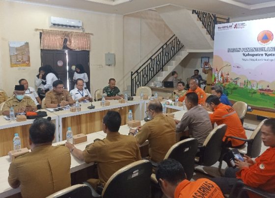 Rapat Evaluasi Status Tanggap Darurat Karhutla Kotim di Gedung Pusdalops BPBD Kotim, Senin 16 Oktober 2023.