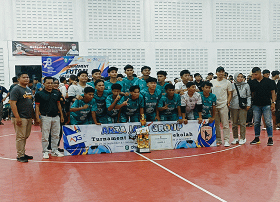 SMAN 3 Sampit Juara 1 Turnamen Futsal antarsekolah se Kotim di lapangan Indoor Stadion 29 Nopember Sampit, Senin, 2 Oktober 2023.