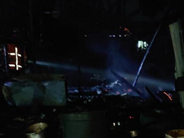 Ditinggal Pemiliknya, Rumah di Desa Sungai Paring Terbakar