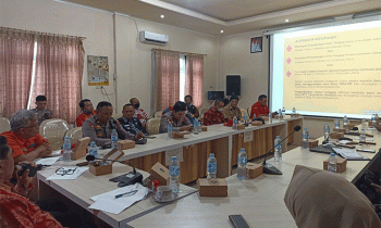 Suasana rapat evaluasi perpanjangan Status Tanggap Darurat Karhutla Kotim 2023 di Gedung Pusdalops BPBD Kotim, Senin, 2 Oktober 2023.