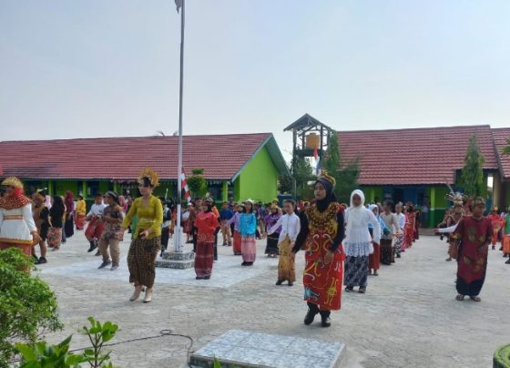Tari Massal SDN 4 Sawahan memeriahkan Peringatan Hari Sumpah Pemuda ke 95, Sabtu 28 Oktober 2023.