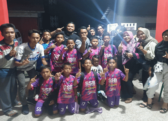 Tin futsal SDN 1 Pelangsian meraih juara 1 pada turnamen futsal kategori kelas 4 6 di Stadion 29 Nopember, Senin, 2 Oktober 2023.