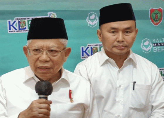 Wapres Ma'ruf Amin didampingi Gubernur Kalteng Sugianto Sabran di Palangka Raya, Kalteng, Selasa, 24 Oktober 2023.