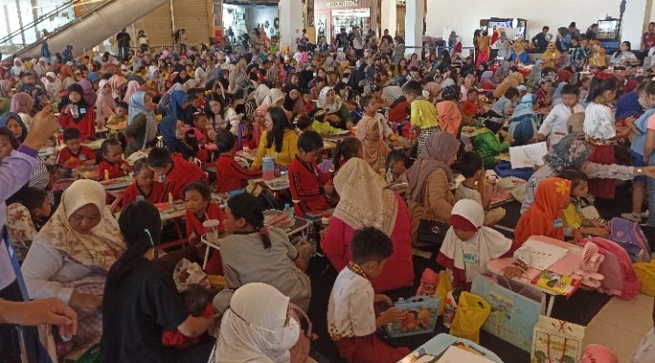 1.000 Anak Meriahkan Semarak HUT ke 18 Himpaudi di Citimall Sampit,  Kamis 30 November 2023.