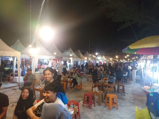 44 Stand Ramaikan Bazar Sekolah Wirausaha Tingkat SMA/SMK/MA Se-Sampit